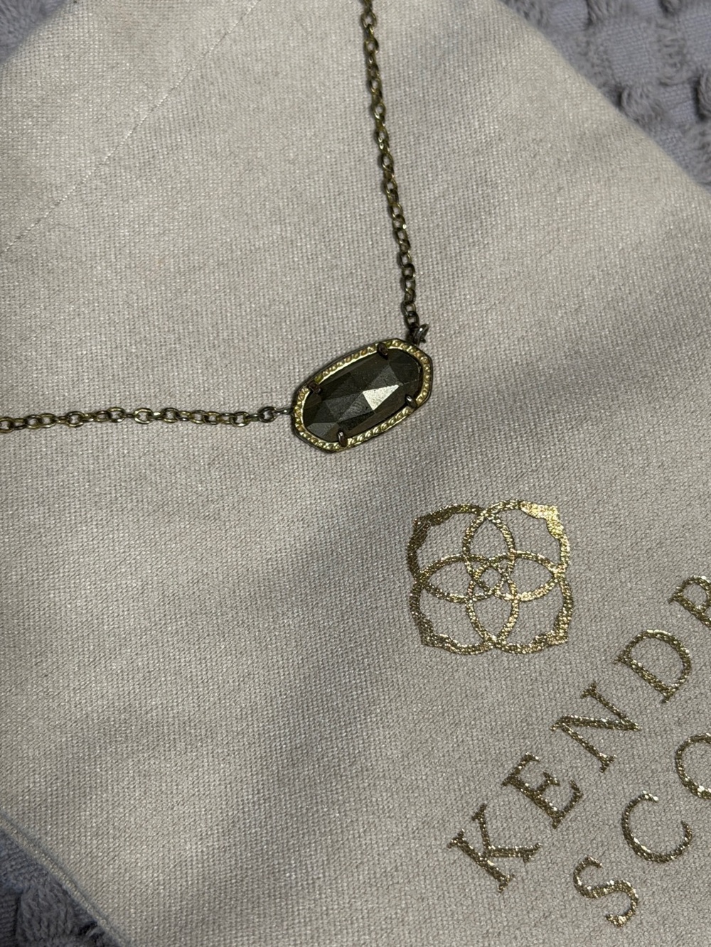 Kendra Scott Bronze Glass Pendant Necklace in Gold
